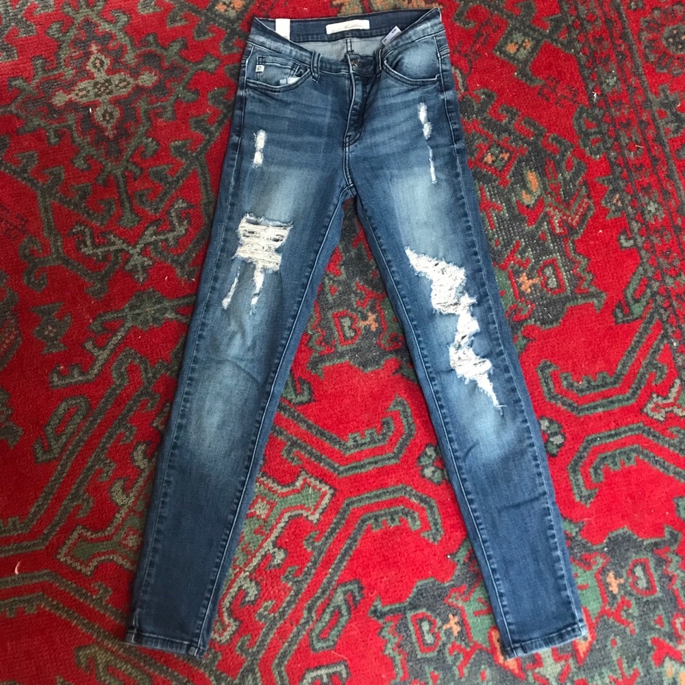 Kau Cau Ripped Jeans